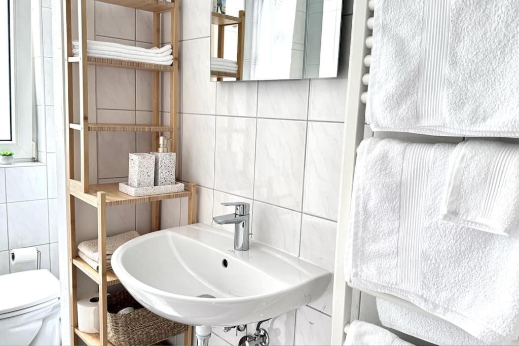 Moderne Wohnung In Stadionnaehe Mit Parkplatz Dortmund Exterior foto